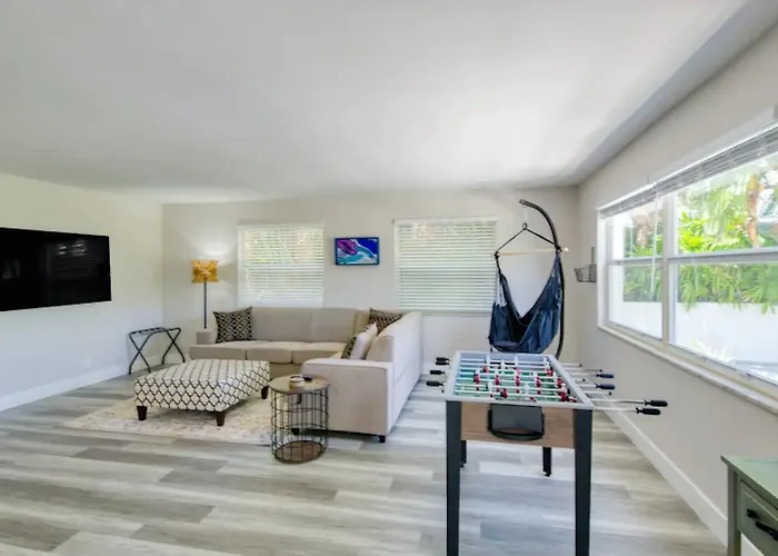 Dog Friendly Condo With Beach Access, Hot Tub & Firepit