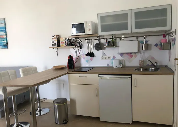 Las Buganvillas 77