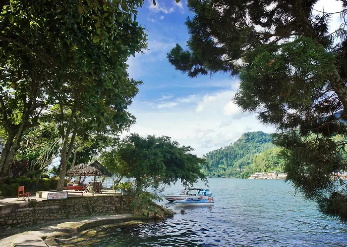 Pandu Lakeside Hotel Parapat