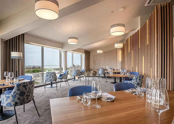 Logis Hotellerie Les Brisants , Restaurant J M Perochon