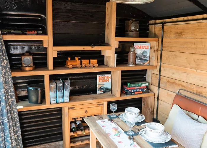 Swallowfield Glamping-Station Master