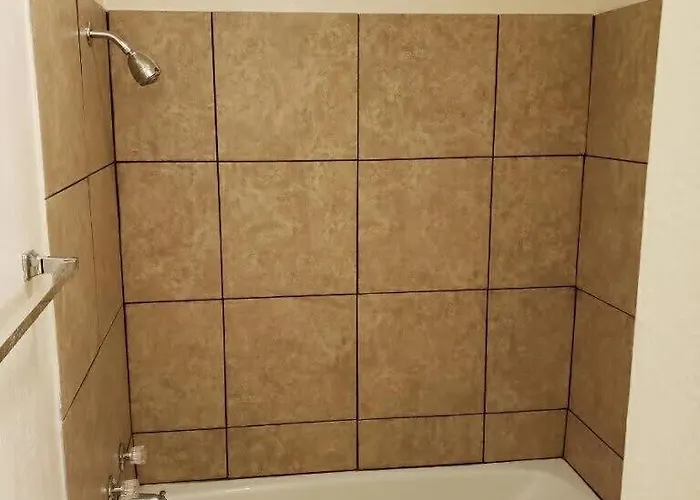 Conveniently Located Apartment Near The Fort Sill Entrance Gate!