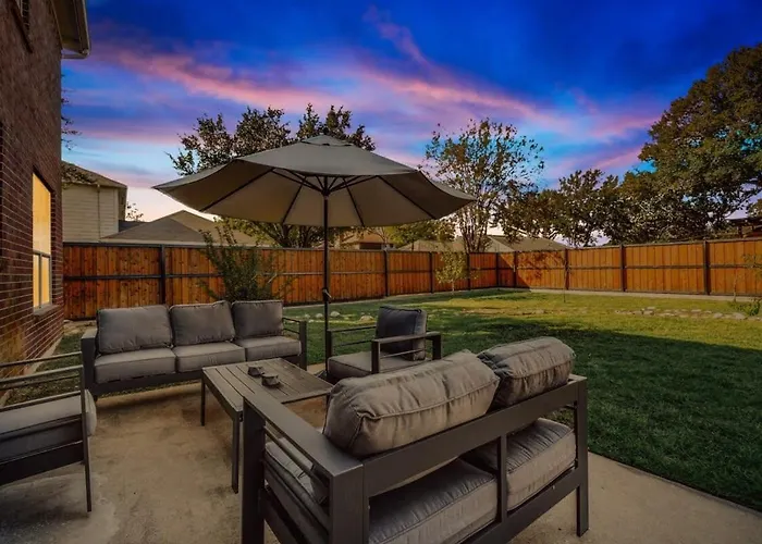 Lewisville Estate - Spacious 5Br W Game Room