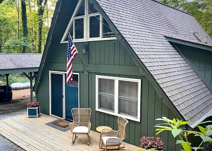 Cozy Cottage W Hot Tub, 5 Min Walk To Main St