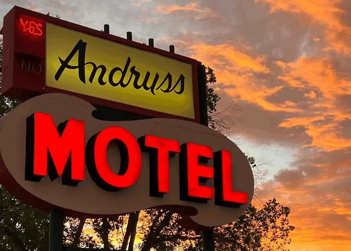 Andruss Motel