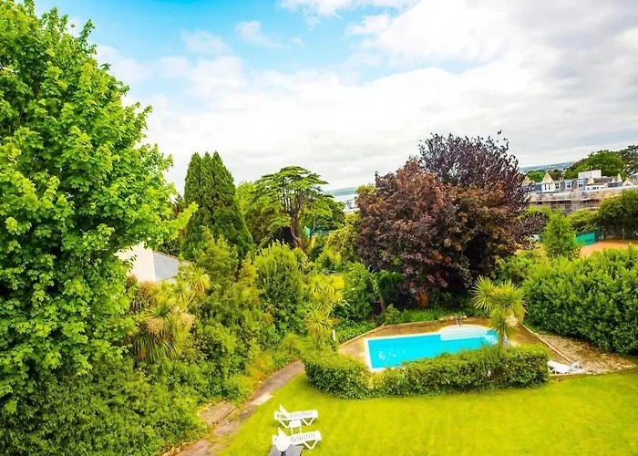 Crofton House Hotel
