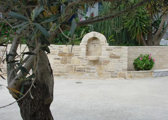 Neos Ikaros