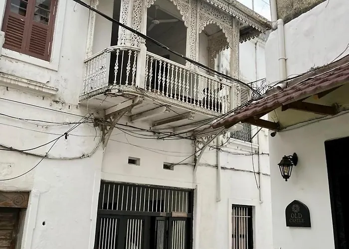 Balcony House