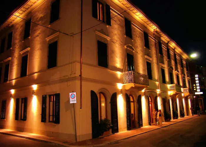 Hotel Savoia E Campana