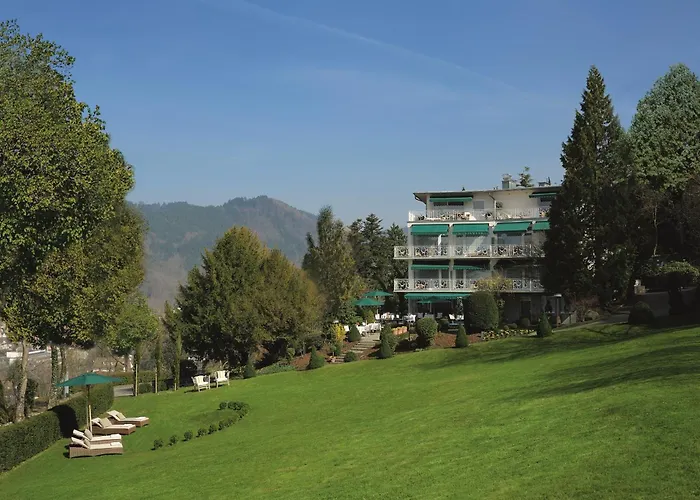 DAS SCHLOSSBERG - Boutique Hotel im Park- Nahe der Therme