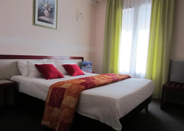 Hotel Sables D'O Et Son Restaurant Le 16 Bis