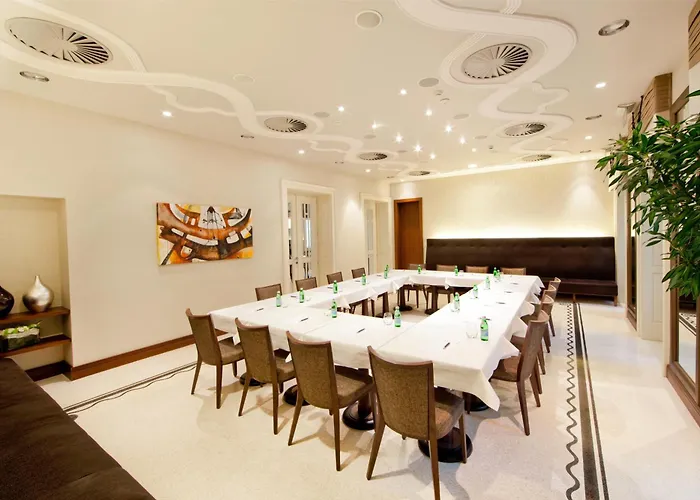 Roset Hotel&Residence