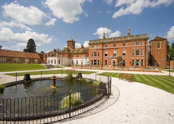 Oakley Hall Hotel