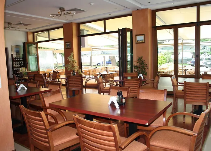 Paradise Hotel & Relax Center
