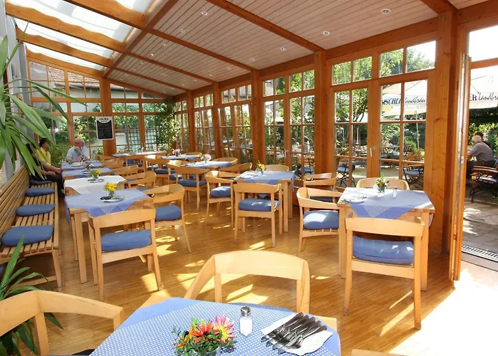 Karpfenhotel & Herrenhaus Im Gasthaus Sindel-Buckel