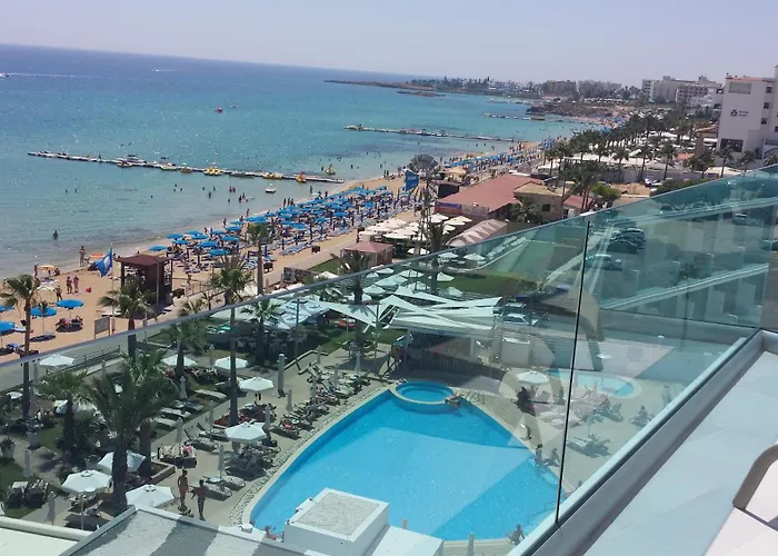 Vrissaki Beach Hotel