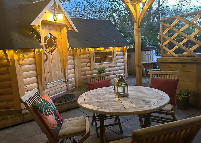 Stamford Meadows Glamping With Private Hot Tubs