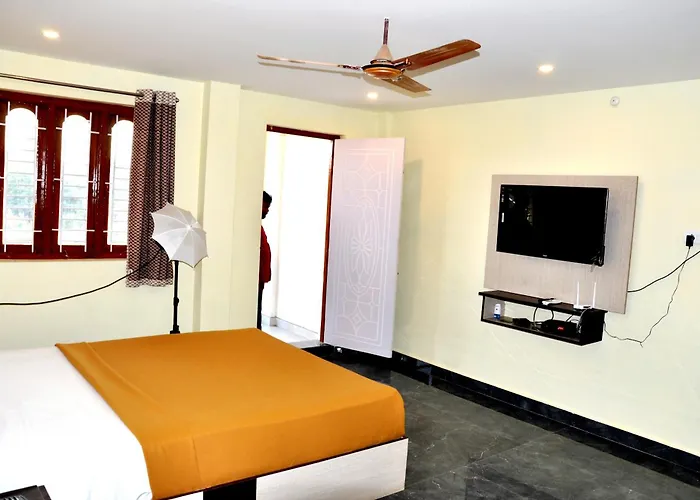 Srirathna Temple View Inn