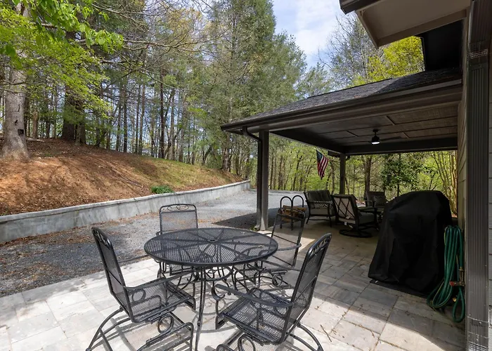 Hemlock Hideaway