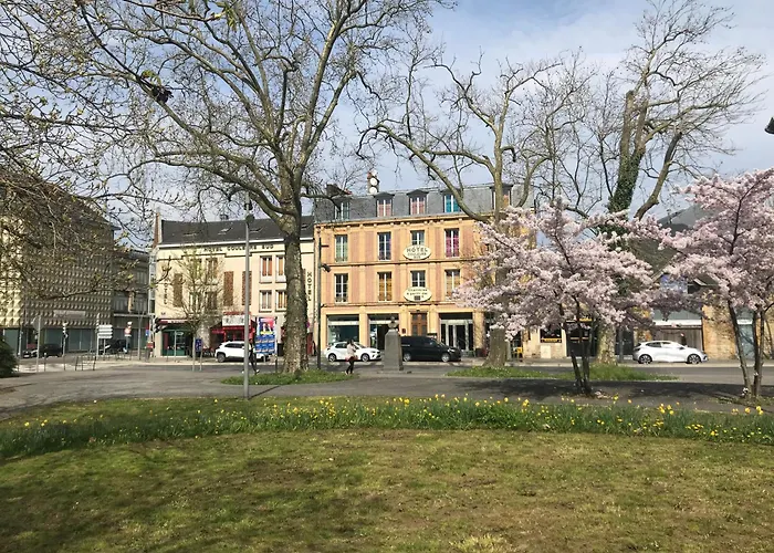 Hotel Couleurs Sud avec ascenseur et restaurant Centre ville-Gare Charleville-Mézières
