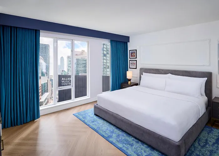 Pantages Hotel Toronto Centre