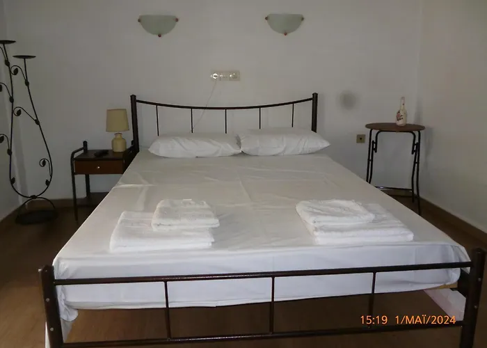 Nikos Rooms Pansion