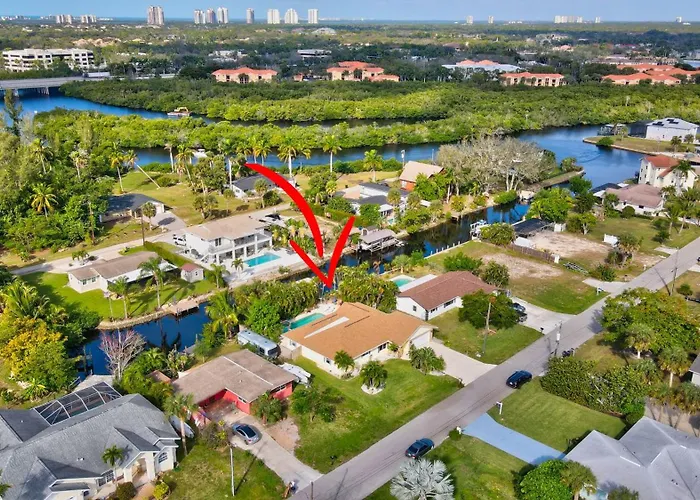 Heated Pool & Spa Home On A Scenic, Gulf Access Canal -Close To Bonita Beach!