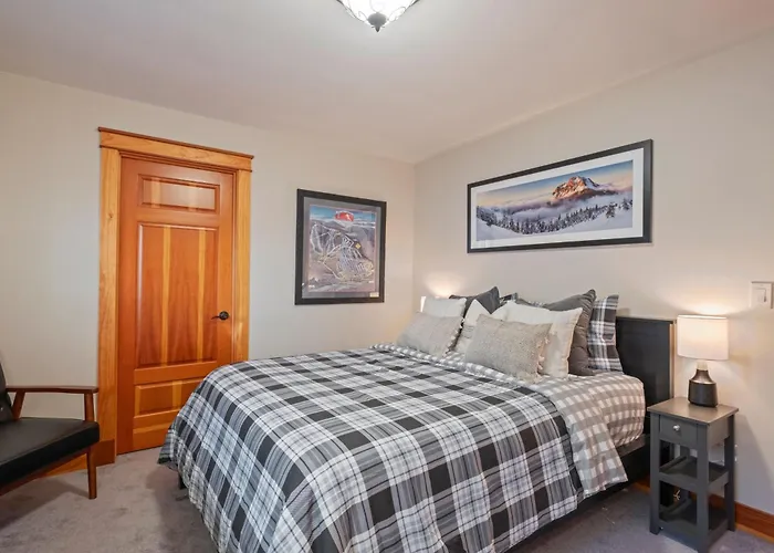 Luxury Family Lodge Hot Tub, Cinema, Game Room