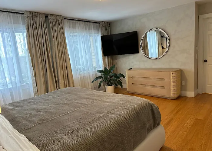Modern House Family Retreat