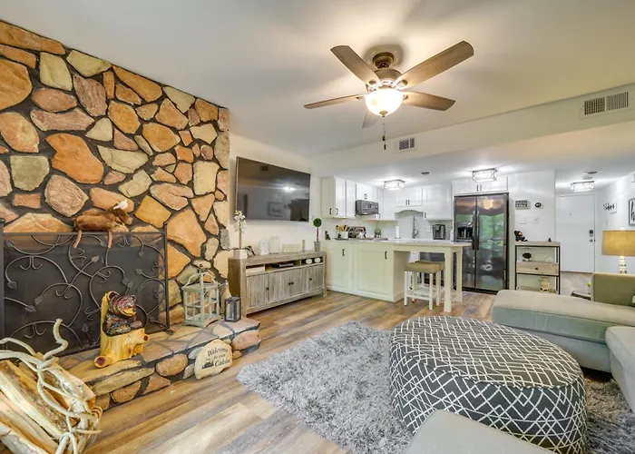 Sevierville Condo W/ Balcony + Pool Access!