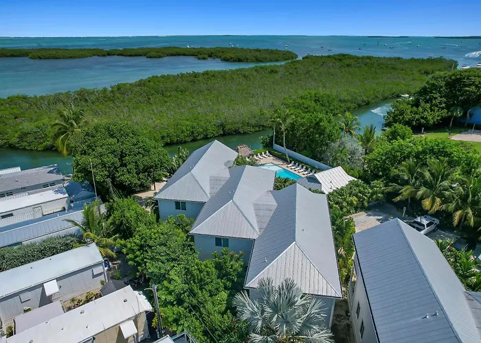 Isla Key Lime - Waterfront Boutique Resort, Htd Pool, Dock, Walkable