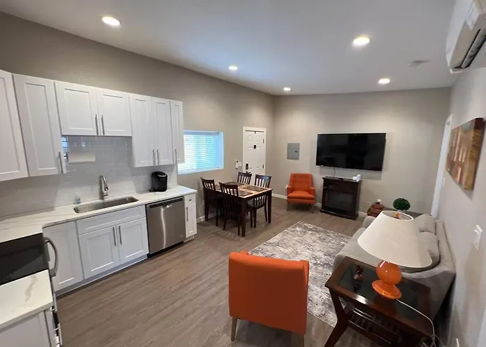 Stylish And Cozy 2 Bed
