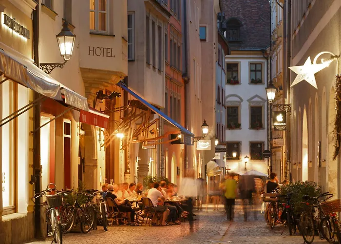 Hotel Orphee - Grosses Haus