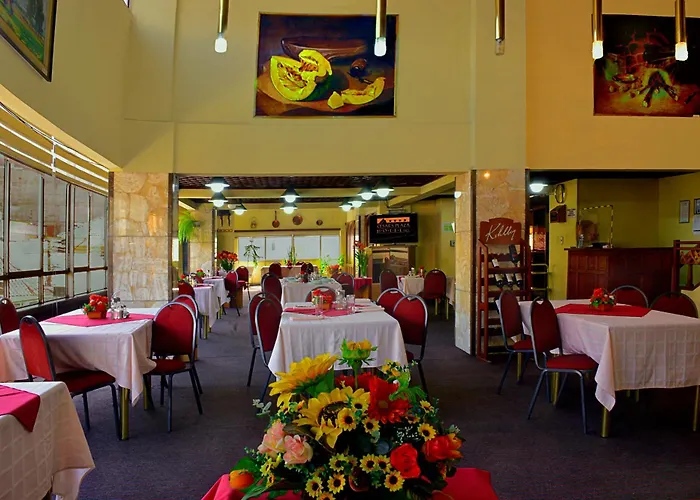 Cesar's Plaza Hotel