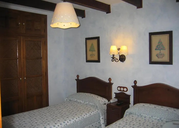 Hotel de Montaña Cueva Ahumada