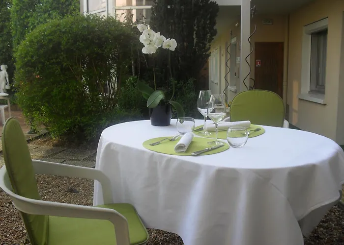 Contact Hotel De France Contres-Beauval-Cheverny