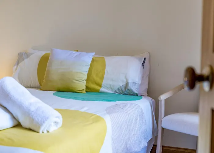 By The Sea Beachfront Apartment + Wifi