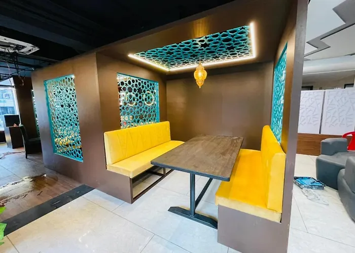 Lee-Benz Ark Hotel