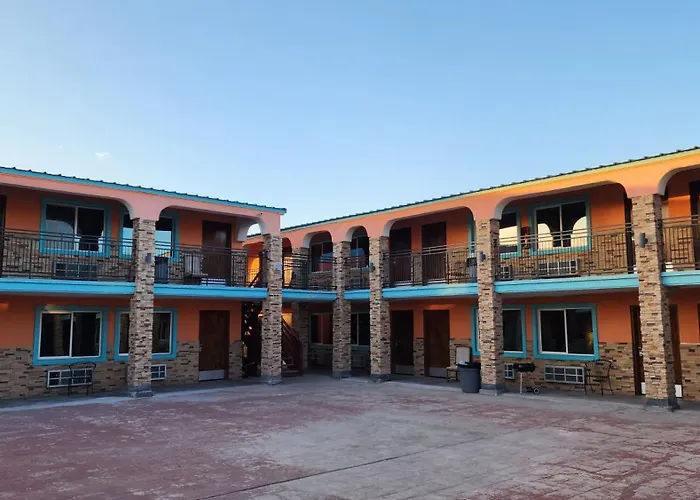 B&J Hotel And Apartments
