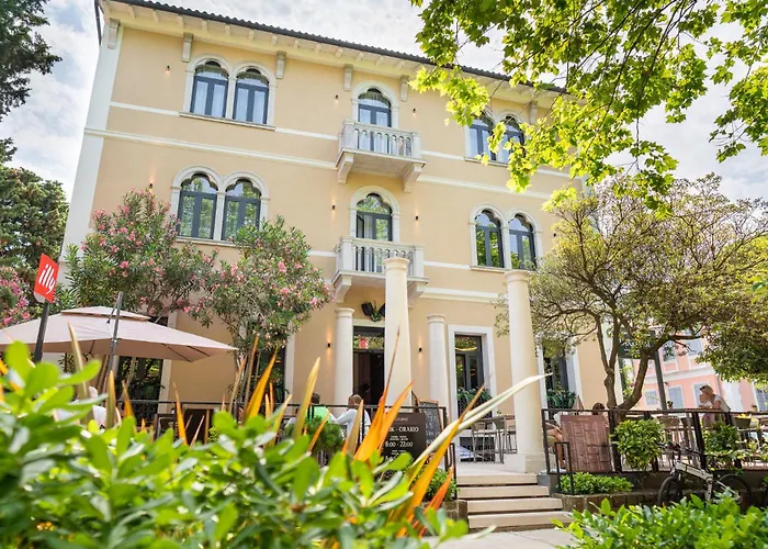 DeGrassi Boutique Garni Hotel Izola