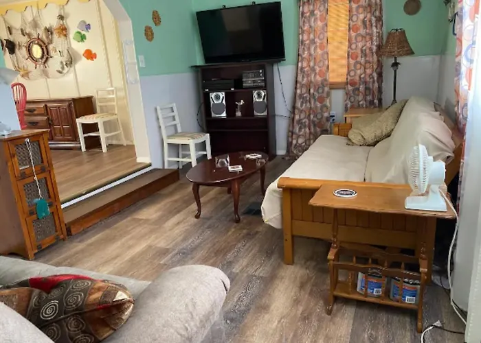 Pet Friendly | Private Dock & Direct Canal Access