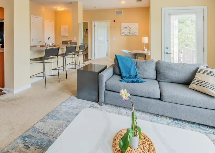 Landing Modern Apartment With Amazing Amenities