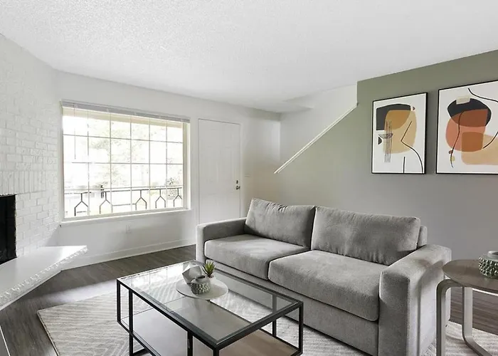 Landing Modern Apartment With Amazing Amenities