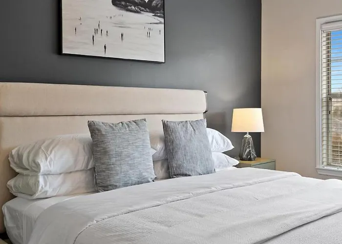 Landing Modern Apartment With Amazing Amenities