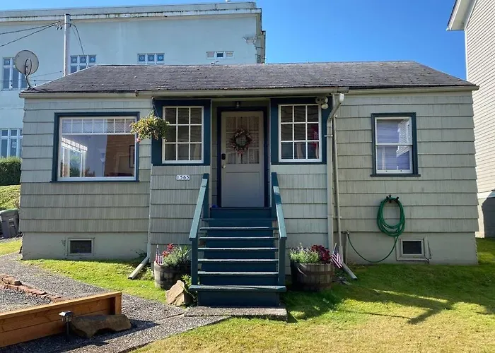 Historic Downtown Cottage