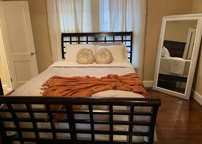 Pet-Friendly 3Br Near Downtown - Deck - Backyard