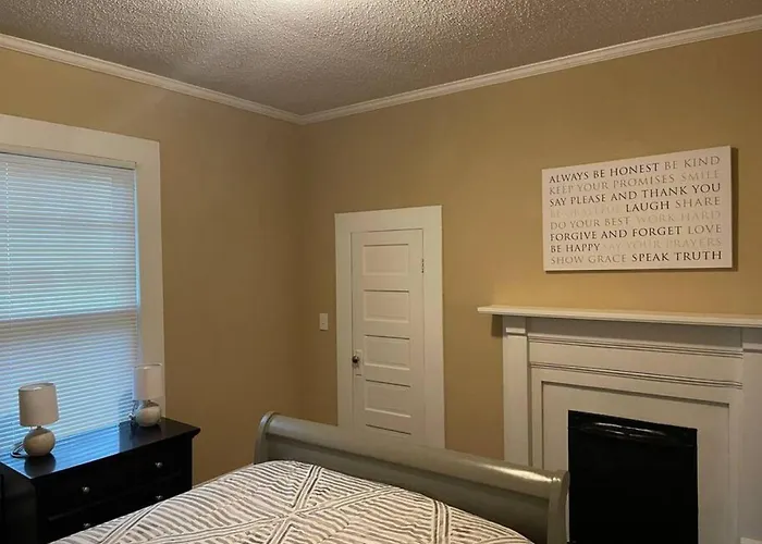 Pet-Friendly 3Br Near Downtown - Deck - Backyard