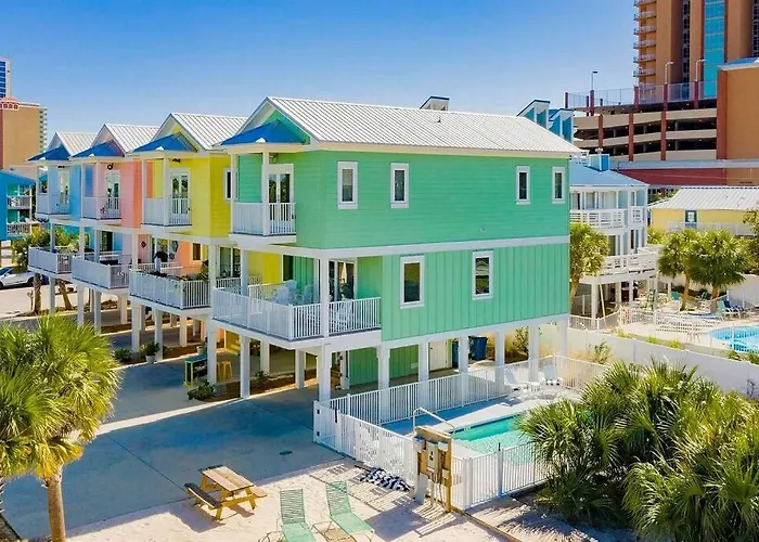 Green Family Bungalow! Beach Access, Pool, & Fishing Dock