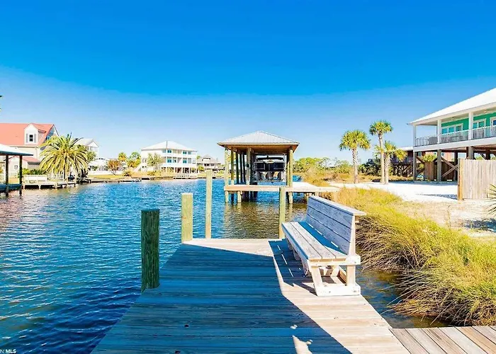 Green Family Bungalow! Beach Access, Pool, & Fishing Dock