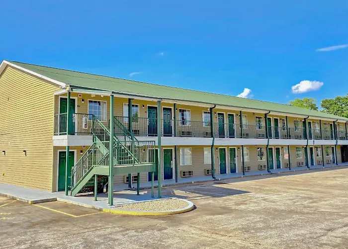Garden Inn And Suites Near Callaway Gardens Pine Mountain